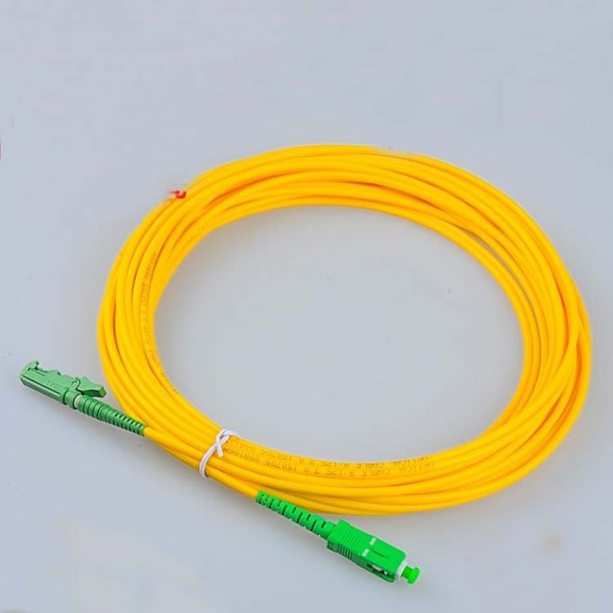 FTTH E2000 APC - SC / APC फाइबर ऑप्टिक पैच कॉर्ड, सिंगल मोड सिम्प्लेक्स केबल