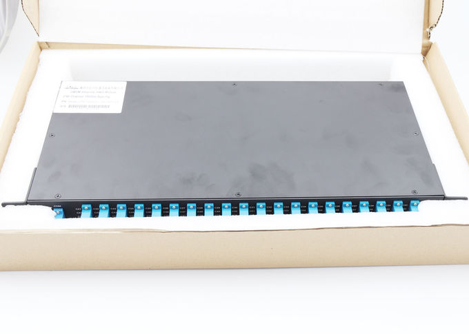 40Ch 100G MUX / DEMUX DWDM 1U रैक माउंट एलसी / यूपीसी कनेक्टर्स के साथ