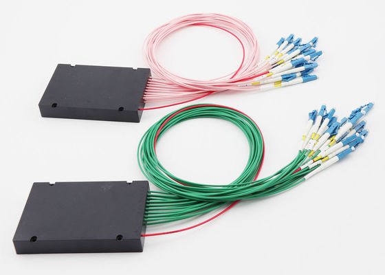 8 चैनल 100G DWDM Mux डिमक्स UPG पोर्ट LC / UPC कनेक्टर्स अनुकूलित लंबाई आपूर्तिकर्ता
